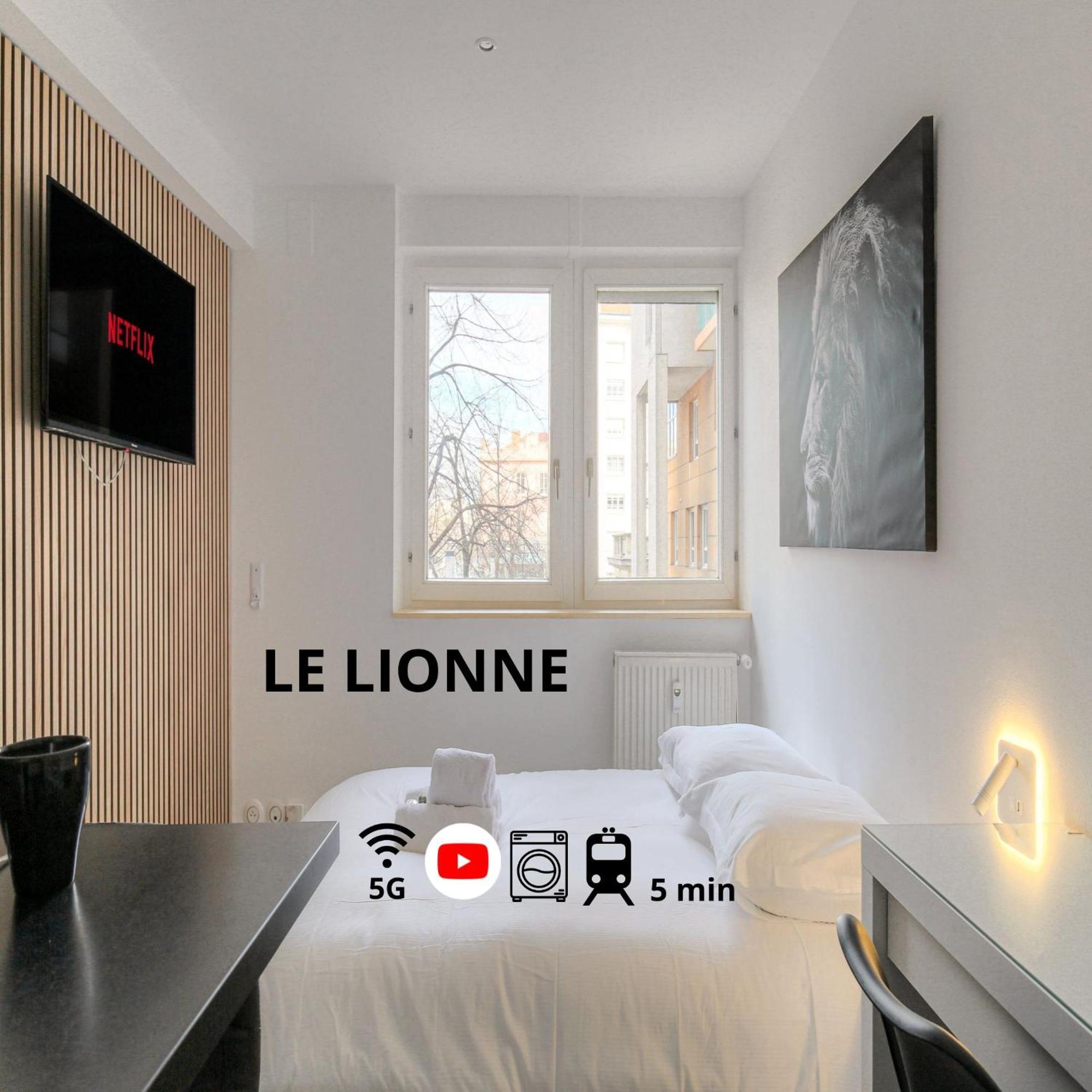 Lionne-stade Du Lou * Lyon
